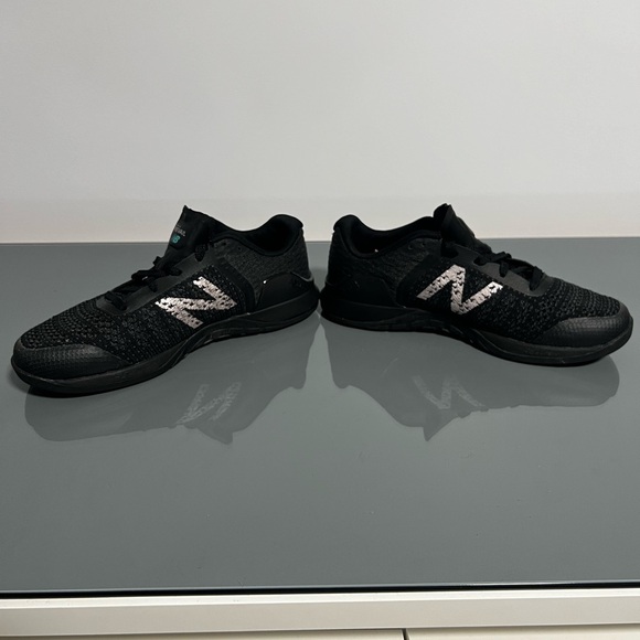 New Balance Women’s Minimus Prevail Training shoes - Picture 4 of 7